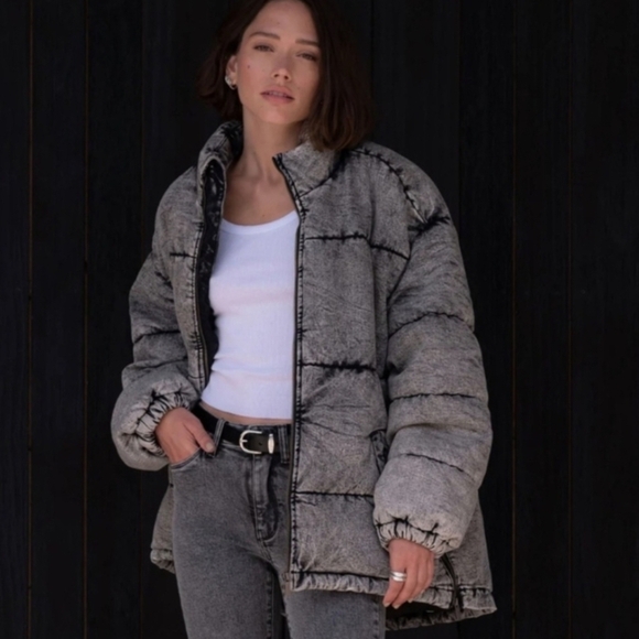 Jackets & Blazers - LNDN Puffer Coat Acid Wash Grey XS